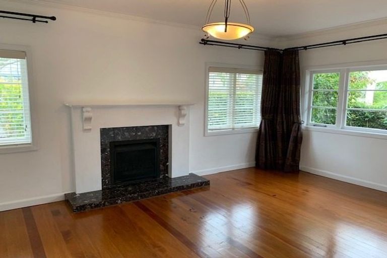Photo of property in 34 Hastings Parade, Devonport, Auckland, 0624