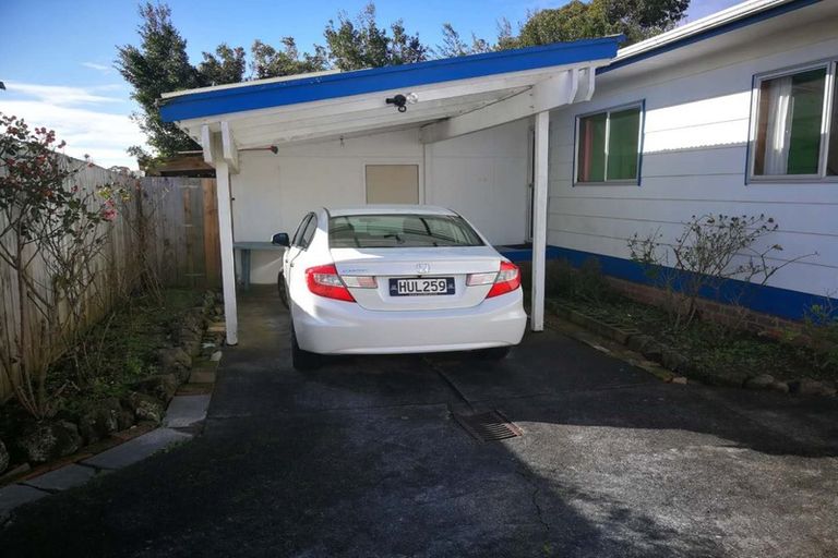 Photo of property in 42 Fruitvale Road, New Lynn, Auckland, 0600