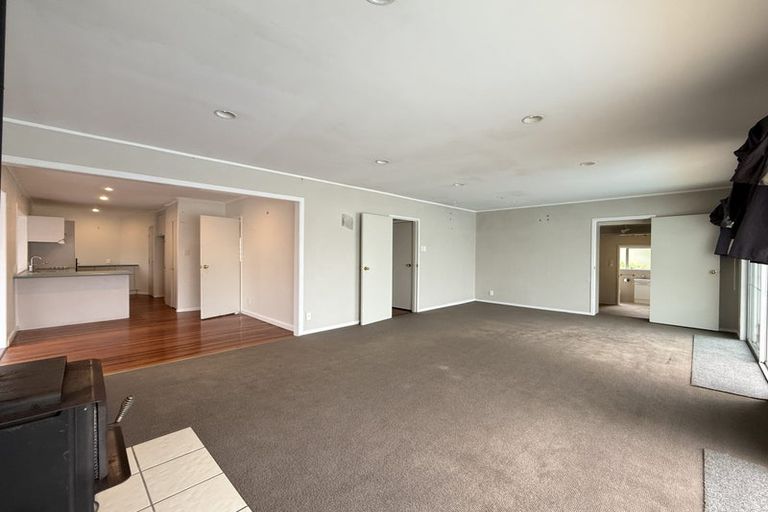 Photo of property in 607 Beach Road, Rothesay Bay, Auckland, 0630