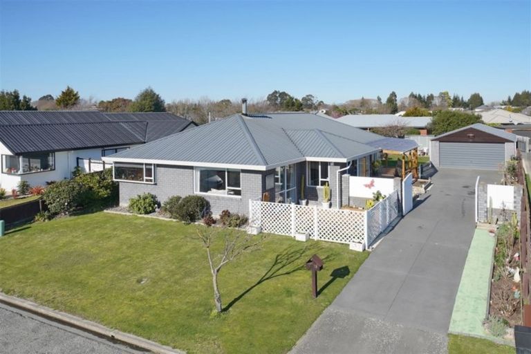 Photo of property in 18 Mathias Place, Kaiapoi, 7630