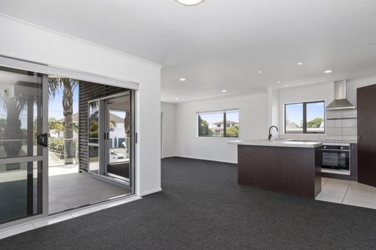 Photo of property in 1044a Papamoa Beach Road, Papamoa Beach, Papamoa, 3118