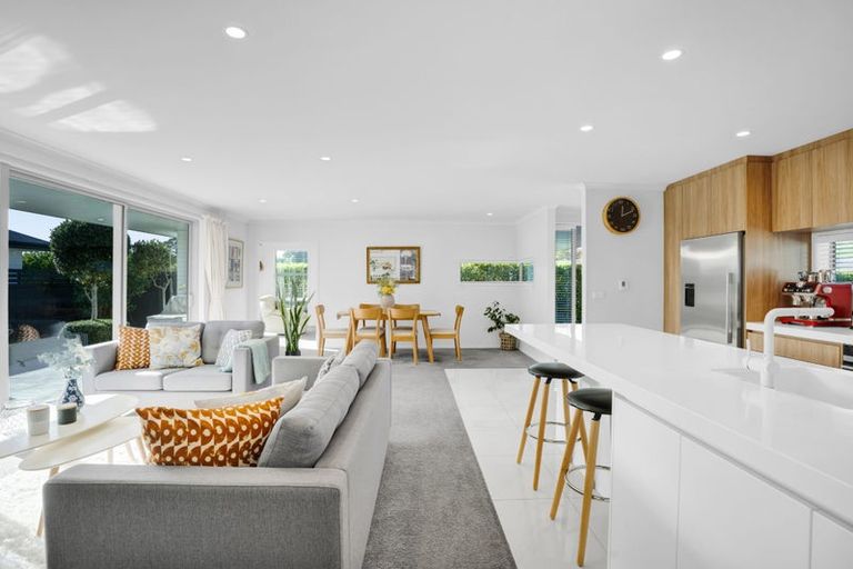 Photo of property in 44 Fernbrook Drive, Hurworth, New Plymouth, 4310
