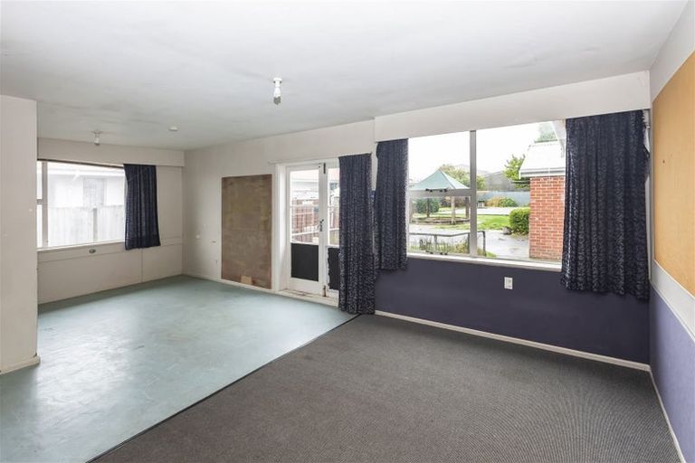 Photo of property in 316 Main North Road, Redwood, Christchurch, 8051