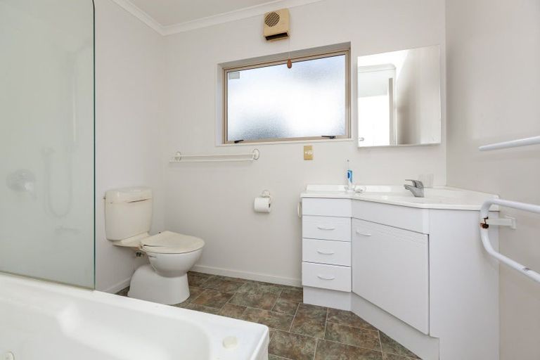 Photo of property in 118 Seaview Road, Paraparaumu Beach, Paraparaumu, 5032