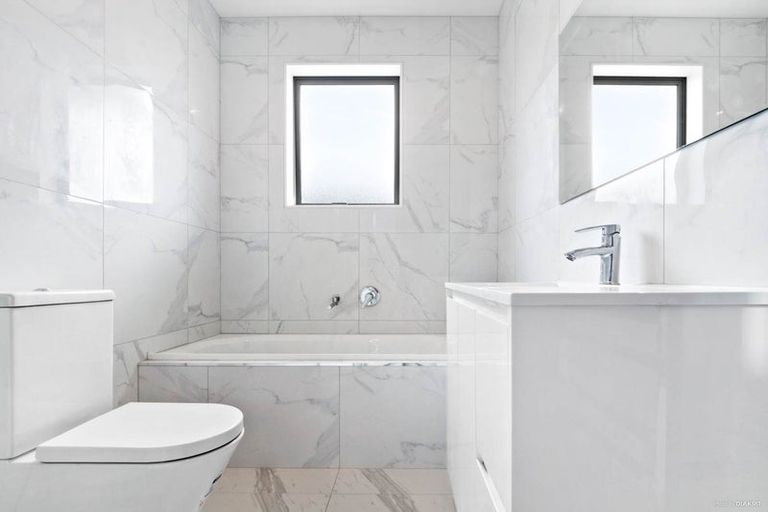 Photo of property in 16 Parton Road, Pukekohe, 2120