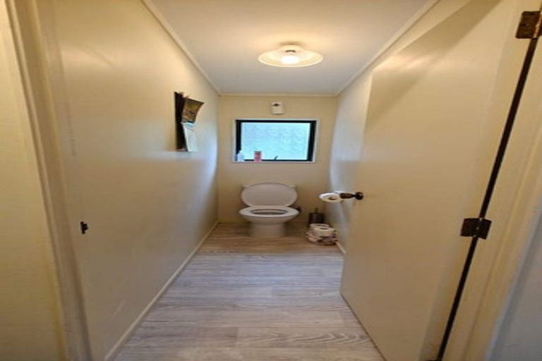 Photo of property in 51 Topliss Drive, Northcross, Auckland, 0632