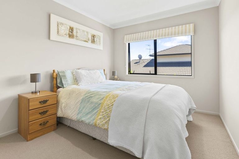Photo of property in 8 Jelas Road, Red Beach, 0932