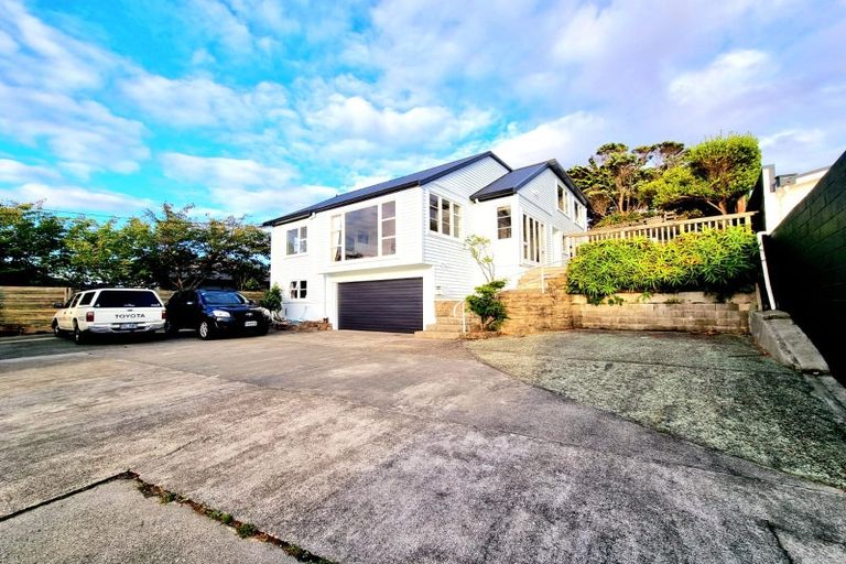 Photo of property in 75 Sidlaw Street, Strathmore Park, Wellington, 6022