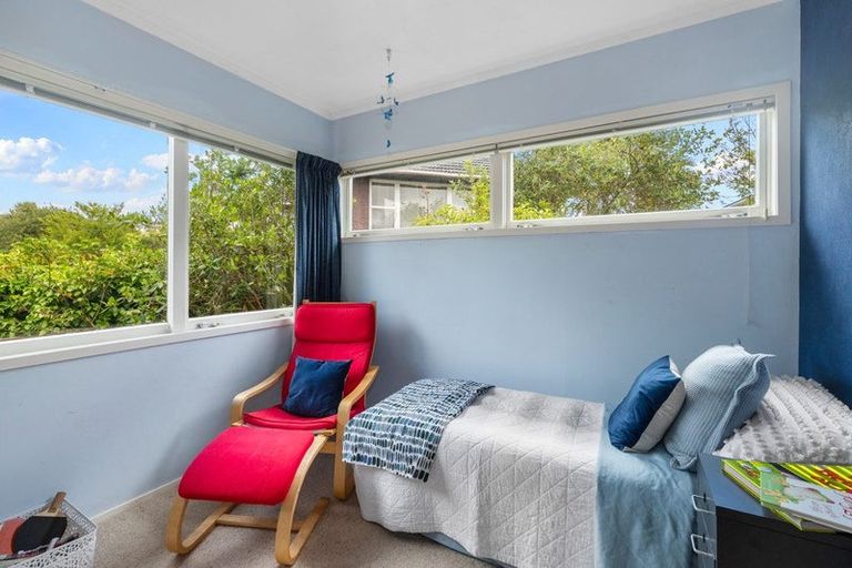 Photo of property in 35 Lyndhurst Road, Te Atatu South, Auckland, 0610