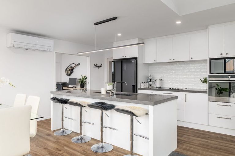 Photo of property in 64 Whitburn Avenue, Halswell, Christchurch, 8025