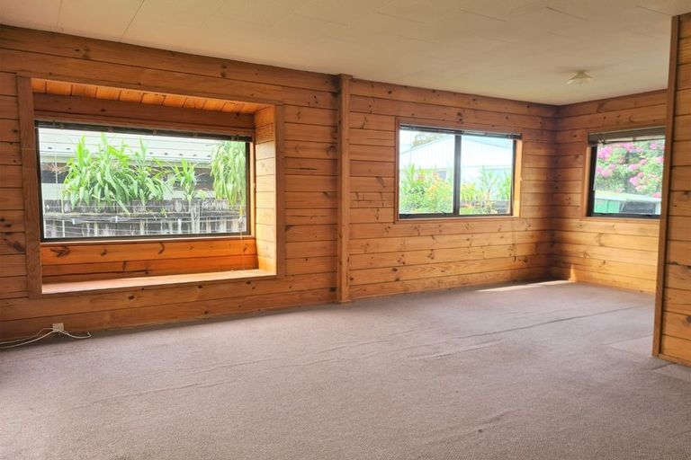 Photo of property in 25 Garelja Road, Henderson, Auckland, 0612