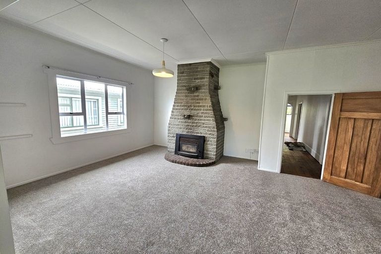 Photo of property in 40 Record Street, Fitzroy, New Plymouth, 4312