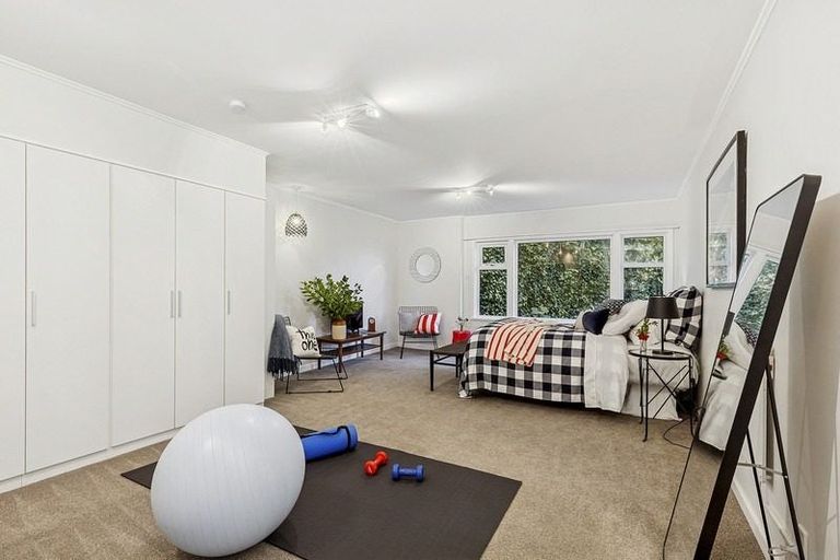 Photo of property in 3 Puketiro Avenue, Northland, Wellington, 6012