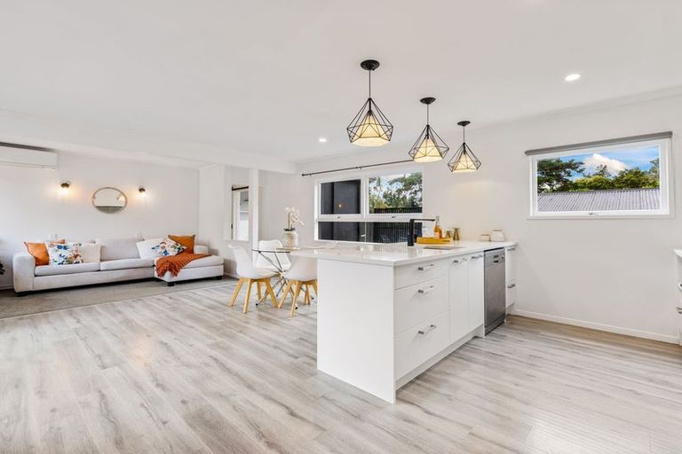 Photo of property in 279 Royal Road, Massey, Auckland, 0614