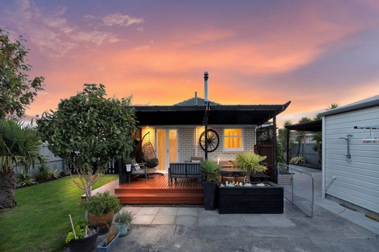 Photo of property in 19 Brockenhurst Street, Aranui, Christchurch, 8061