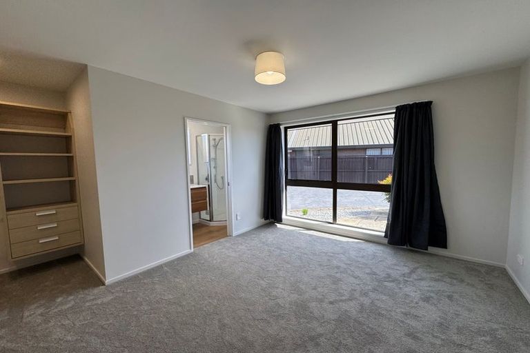 Photo of property in 2 Pyatt Place, Redwood, Christchurch, 8051