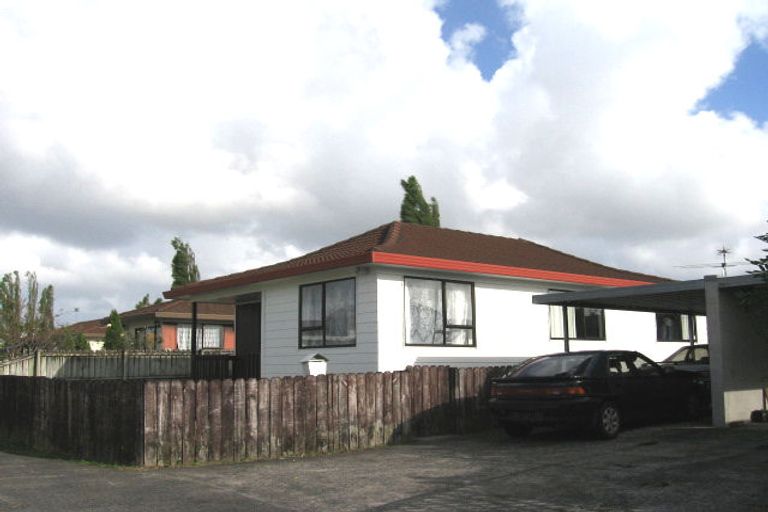 Photo of property in 1/30 Karepo Crescent, Ranui, Auckland, 0612