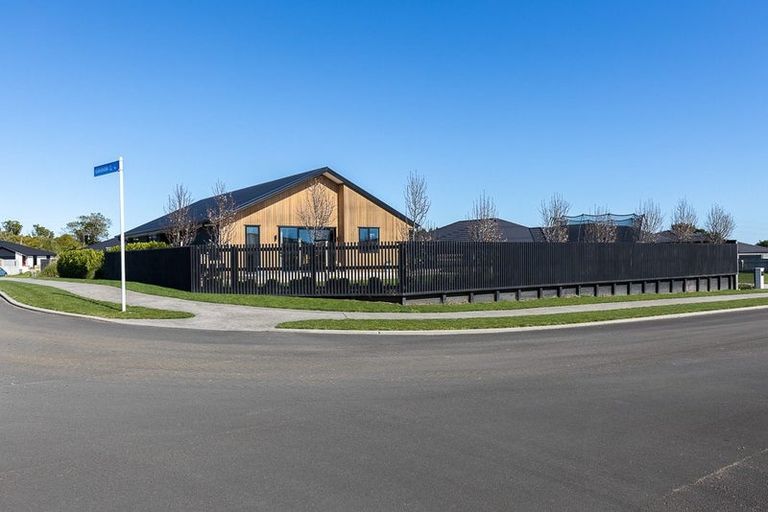 Photo of property in 29 Honeyfield Drive, Whalers Gate, New Plymouth, 4310