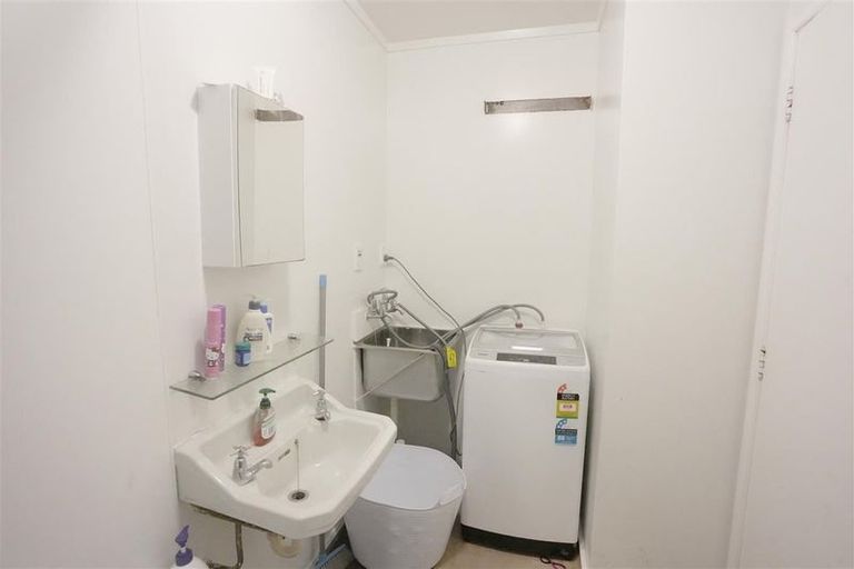 Photo of property in 9 Epsom Way, Karori, Wellington, 6012
