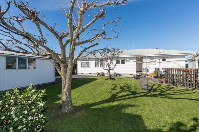 Photo of property in 18 Pembroke Street, Taradale, Napier, 4112