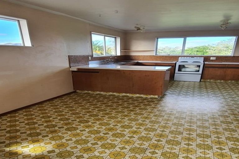 Photo of property in 2/25 Gill Avenue, Te Atatu Peninsula, Auckland, 0610