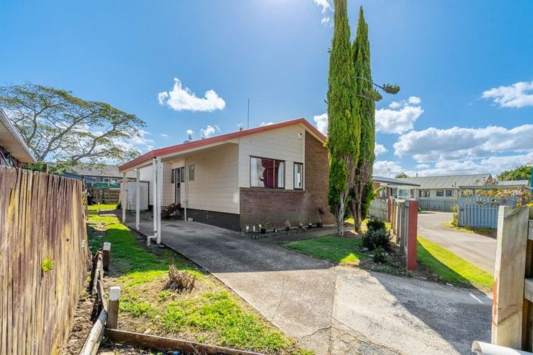 Photo of property in 1/10 Barcroft Place, Clendon Park, Auckland, 2103