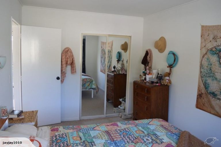 Photo of property in 100f5 Lyall Parade, Lyall Bay, Wellington, 6022