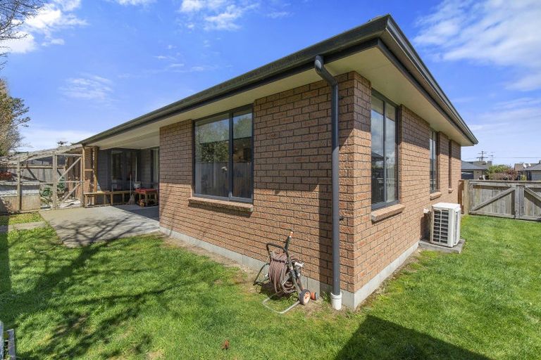 Photo of property in 5 Angus Place, Carterton, 5713