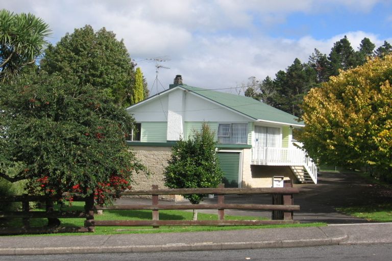 Photo of property in 54 Rua Road, Glen Eden, Auckland, 0602