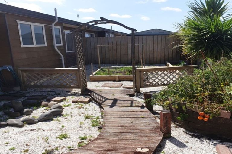 Photo of property in 3/15 O'sullivan Place, Waiuku, 2123