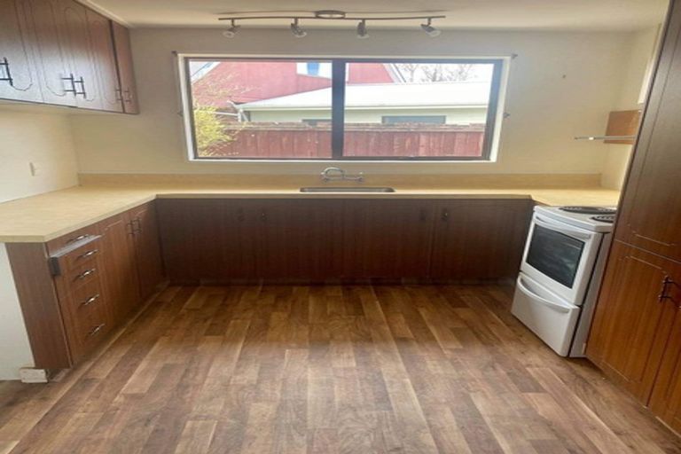 Photo of property in 2/36 Solomon Avenue, Redwood, Christchurch, 8051