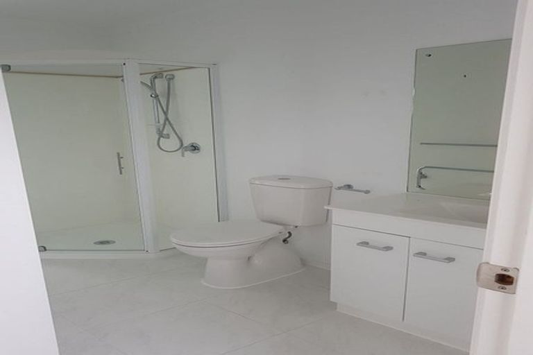 Photo of property in 28 Gibbston Crescent, Flat Bush, Auckland, 2016