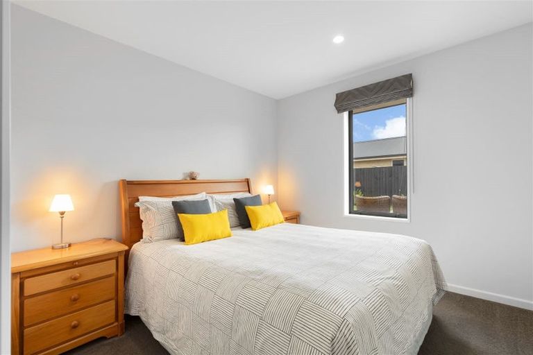 Photo of property in 8 Glen Kerran Close, Broomfield, Christchurch, 8042