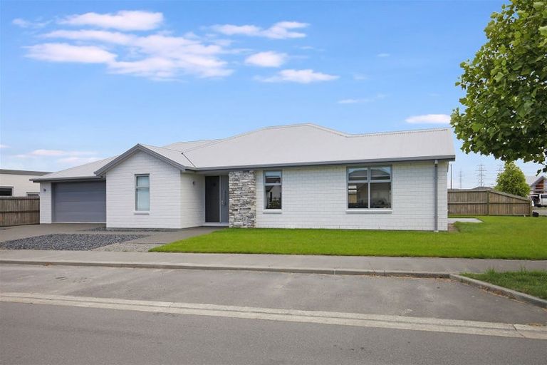 Photo of property in 119 Rannoch Drive, Broomfield, Christchurch, 8042