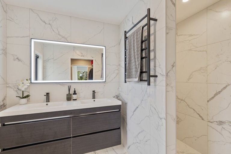 Photo of property in 519 Mangorei Road, Highlands Park, New Plymouth, 4312