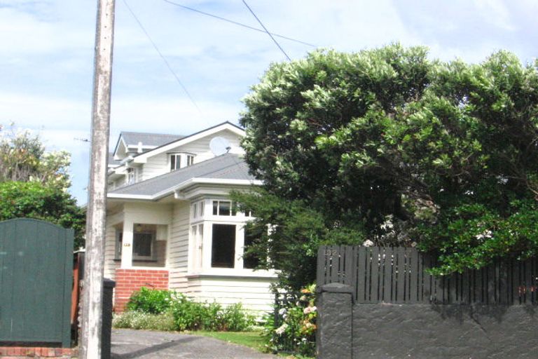 Photo of property in 132 Northland Road, Northland, Wellington, 6012