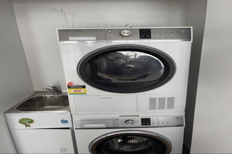 Photo of property in 57 Rua Kai Way, Brooklyn, Wellington, 6021