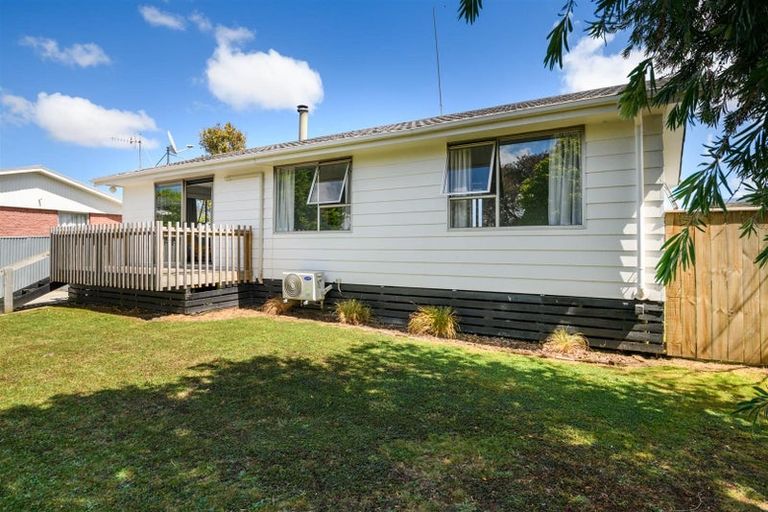 Photo of property in 24 Fergusson Street, Marton, 4710