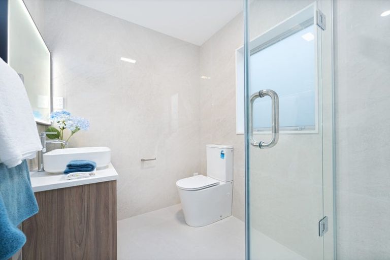 Photo of property in 10 Vino Cina Heights, Ranui, Auckland, 0612