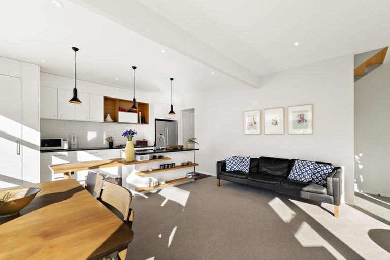 Photo of property in 321a The Terrace, Te Aro, Wellington, 6011