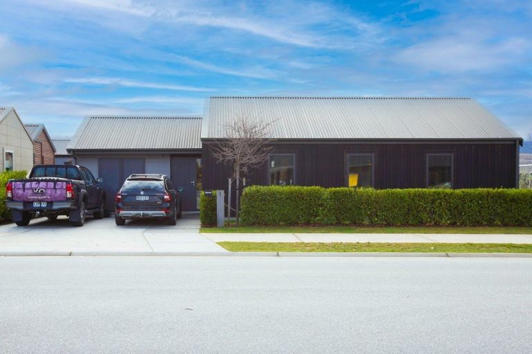 Photo of property in 1 Merivale Avenue, Wanaka, 9305