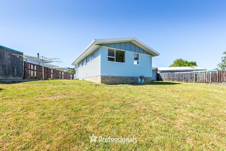 Photo of property in 23 Blueberry Grove, Timberlea, Upper Hutt, 5018