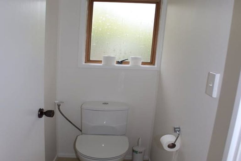 Photo of property in 4/19 Chequers Avenue, Glenfield, Auckland, 0629