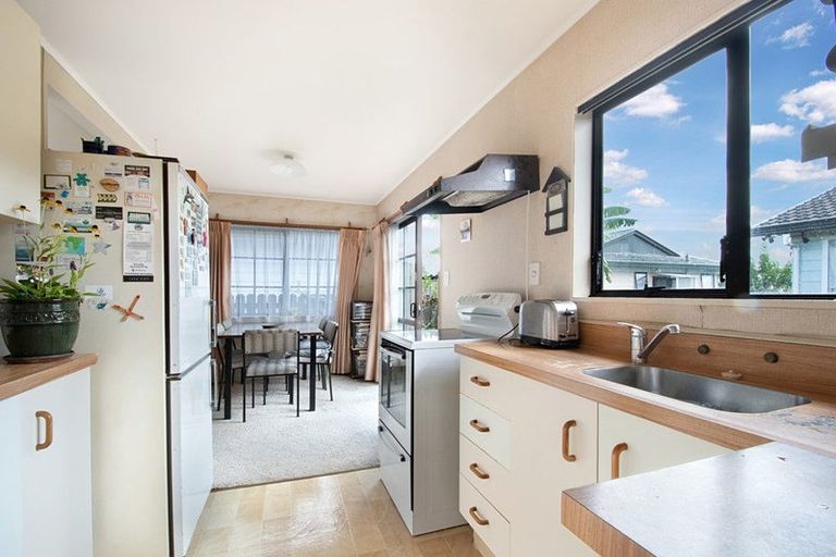 Photo of property in 1/215 Waitemata Drive, Ranui, Auckland, 0612