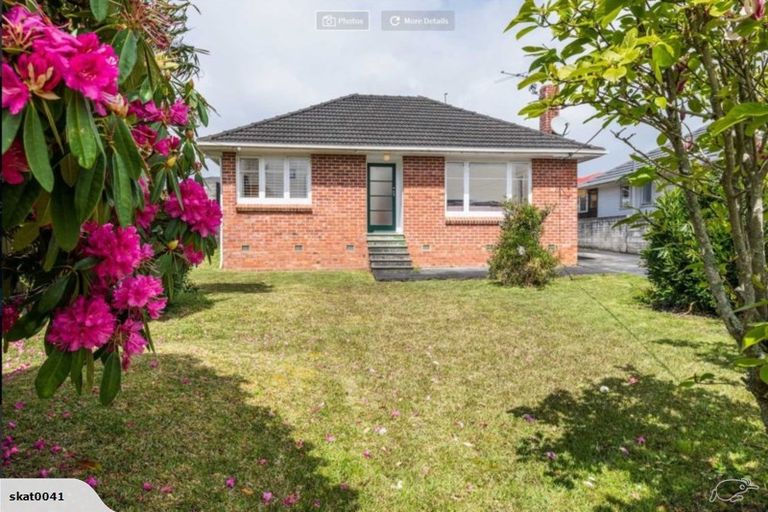 Photo of property in 9 Paton Avenue, Te Atatu South, Auckland, 0610