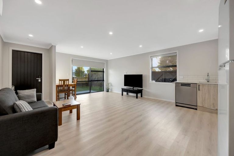 Photo of property in 2u2 Grange Avenue, Nawton, Hamilton, 3200