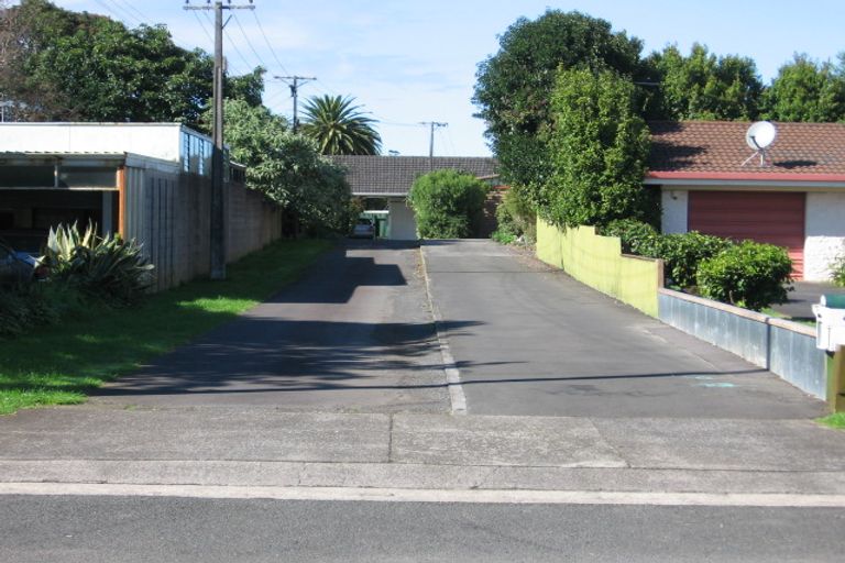 Photo of property in 2/49 Fairview Road, Papatoetoe, Auckland, 2025