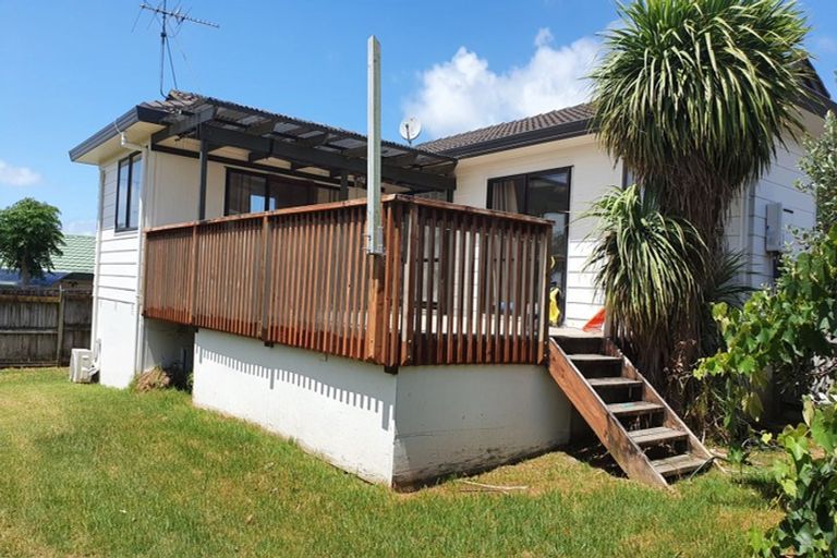 Photo of property in 45 Hassan Drive, Massey, Auckland, 0614