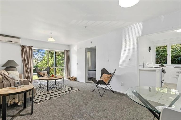 Photo of property in 32 Shetland Street, Glen Eden, Auckland, 0602