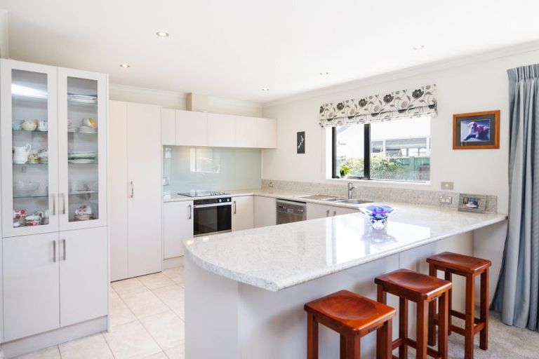 Photo of property in 54 Rosalie Terrace, Kelvin Grove, Palmerston North, 4414